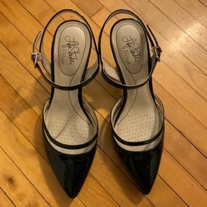 Lifestride Sovia Pump Black Pointed Toe Low Heels